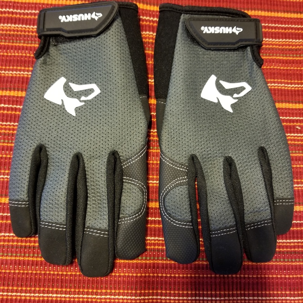Brand New Husky Work gloves size Medium